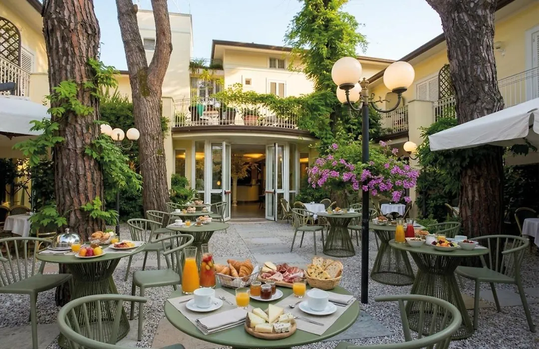 iH Hotels Logos Forte Dei Marmi-1